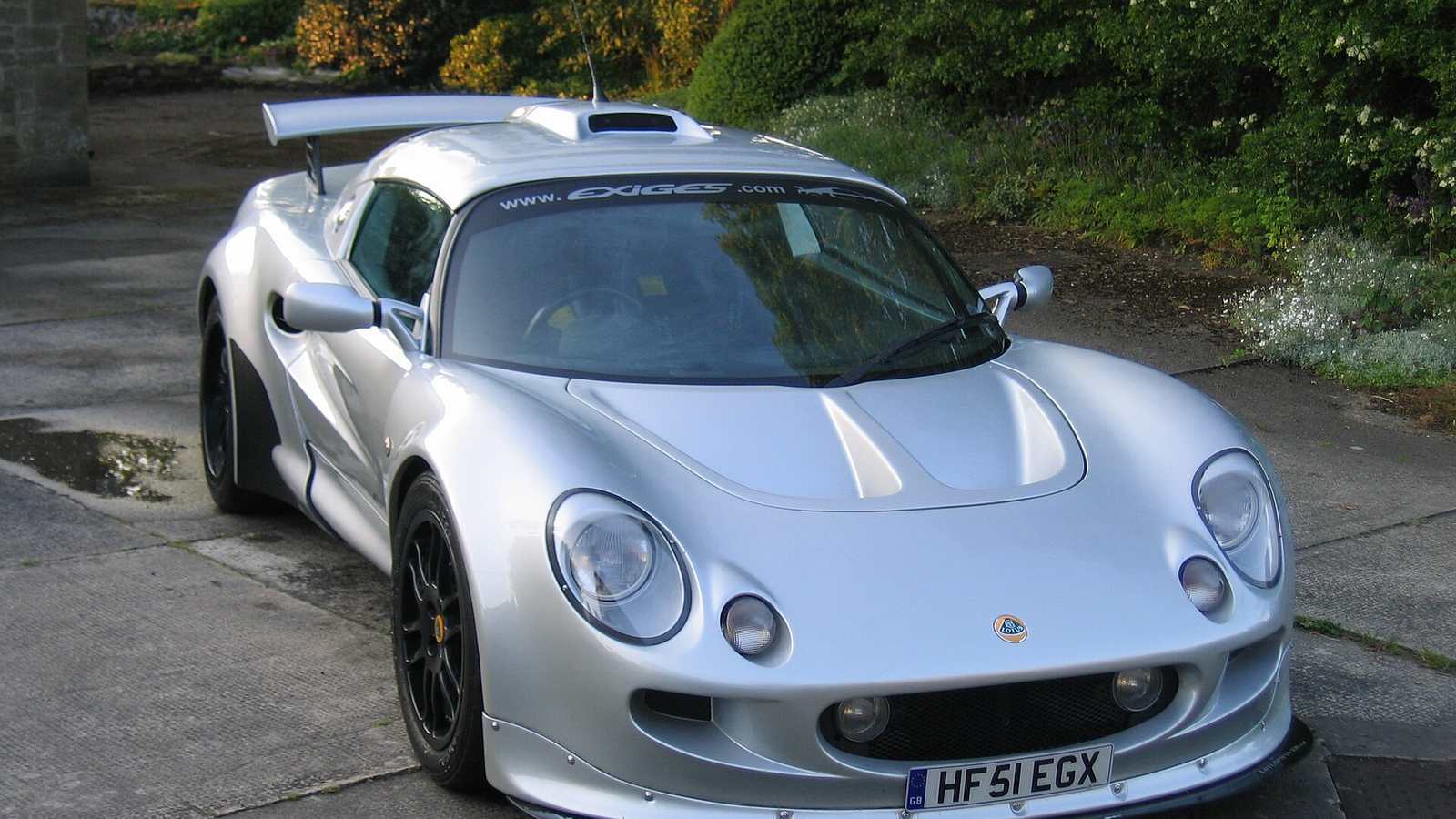 A silver Lotus Exige Series 1 coupé with roof scoop